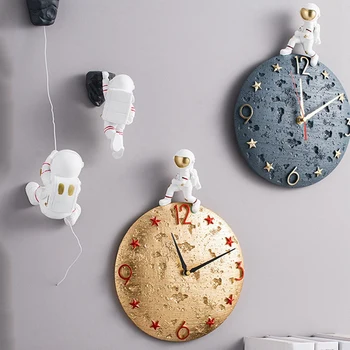  Nordic Astronaut Ceas De Perete Camera De Zi Dormitor De Decorare Perete Ceas Creative Rășină Cosmonaut Statuie Cu Ceas